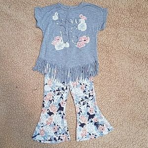 Jessica Simpson Flare outfit